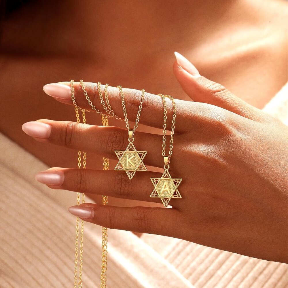 Personalized Gold Initial R Necklace with Star of David - 14K Gold Plated Gift - Picture 7 of 7